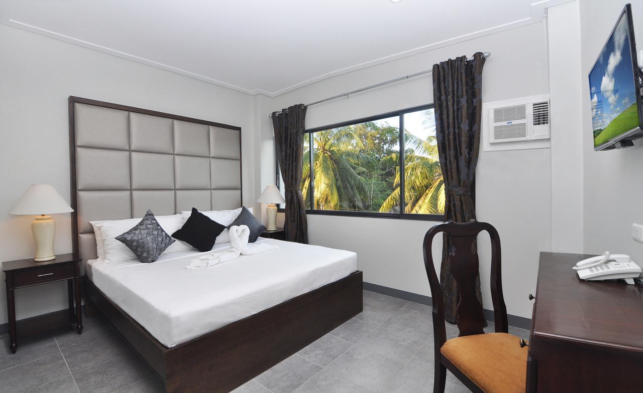 717 Cesar Place Hotel Tagbilaran City Exteriör bild